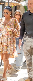 Vanessa Hudgens feet photo thumbnail