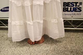 Joss Stone feet photo thumbnail