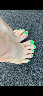 Kyle Unfug feet photo thumbnail