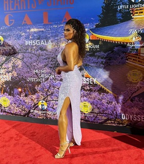 Joy Taylor feet photo thumbnail