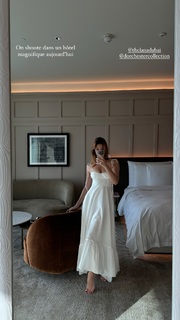 Iris Mittenaere feet photo thumbnail