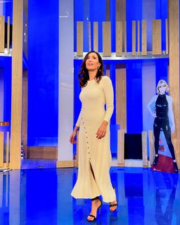 Caterina Balivo feet photo thumbnail