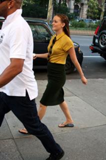 Leighton Meester feet photo thumbnail