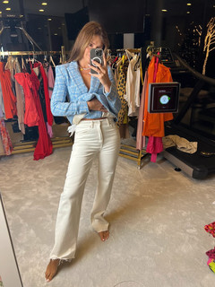 Klaudia Halejcio feet photo thumbnail