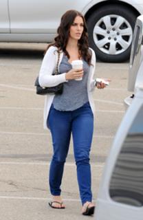 Jessica Lowndes feet photo thumbnail