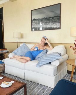 Mariana Ximenes feet photo thumbnail