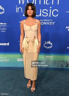 Maren Morris feet photo thumbnail