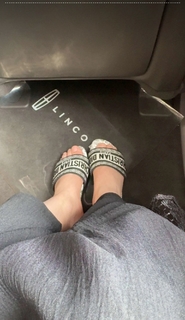 Jannat Zubair Rahmani feet photo thumbnail