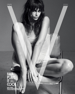Kaia Gerber feet photo thumbnail