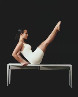 Larissa Manoela feet photo thumbnail