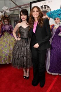 Lily Collins feet photo thumbnail