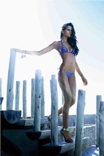 Izabel Goulart feet photo thumbnail