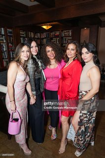Constance Marie feet photo thumbnail