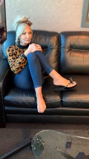 Kyle Unfug feet photo thumbnail