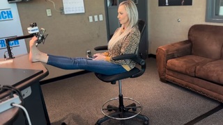 Kyle Unfug feet photo thumbnail