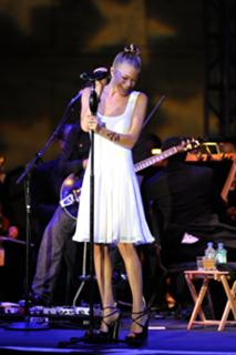 LeAnn Rimes feet photo thumbnail