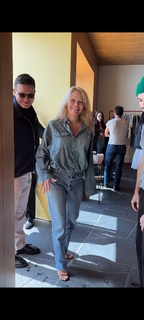 Pamela Anderson feet photo thumbnail