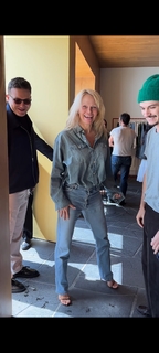 Pamela Anderson feet photo thumbnail