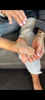 Kyle Unfug feet photo thumbnail