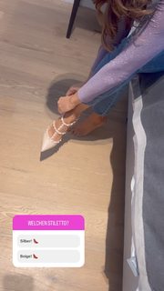 Verona Pooth feet photo thumbnail