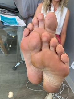Kyle Unfug feet photo thumbnail