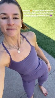 Danica Patrick feet photo thumbnail