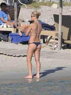 Bar Refaeli feet photo thumbnail