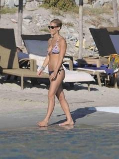 Bar Refaeli feet photo thumbnail