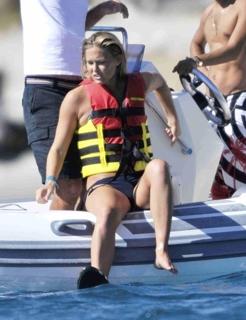 Bar Refaeli feet photo thumbnail