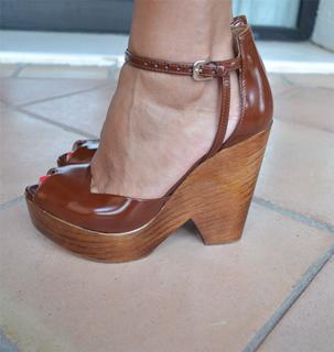 Paula Echevarría feet photo thumbnail