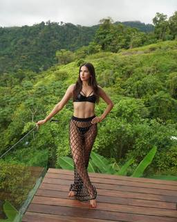 Jen Selter feet photo thumbnail