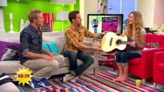 Joss Stone feet photo thumbnail