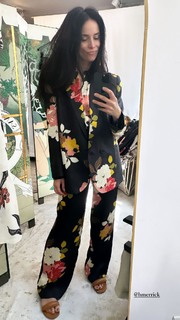 Abigail Spencer feet photo thumbnail