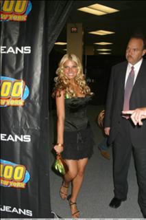 Jessica Simpson feet photo thumbnail