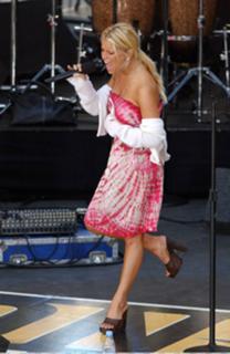 Jessica Simpson feet photo thumbnail