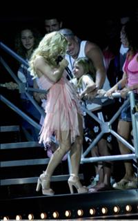 Jessica Simpson feet photo thumbnail