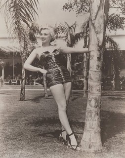 Marilyn Monroe feet photo thumbnail