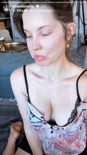 Amanda Cerny feet photo thumbnail