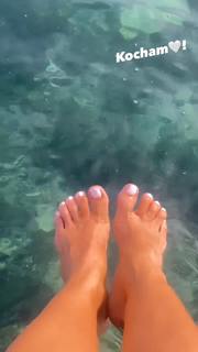 Edyta Górniak feet photo thumbnail