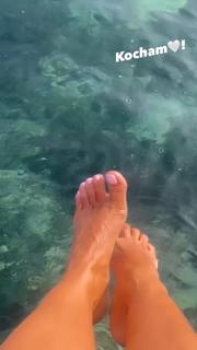 Edyta Górniak feet photo thumbnail