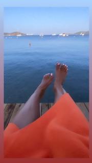 Edyta Górniak feet photo thumbnail