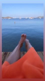 Edyta Górniak feet photo thumbnail