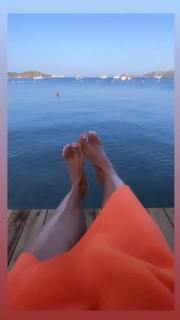 Edyta Górniak feet photo thumbnail