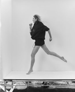 Elle Macpherson feet photo 3