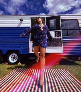 Carolina Dieckmann feet photo thumbnail