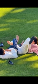 Kendall Jenner feet photo thumbnail