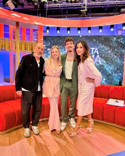 Caterina Balivo feet photo thumbnail