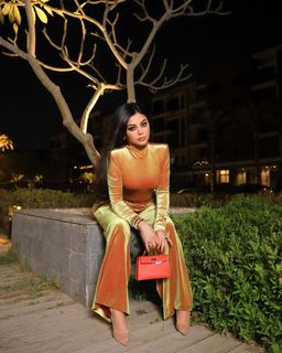 Haifa Wehbe feet photo thumbnail