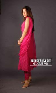 Hansika Motwani feet photo thumbnail