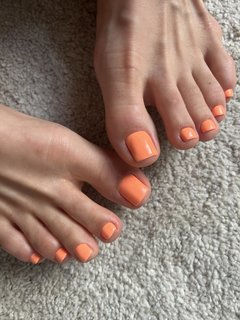 Emma Lovett feet photo thumbnail